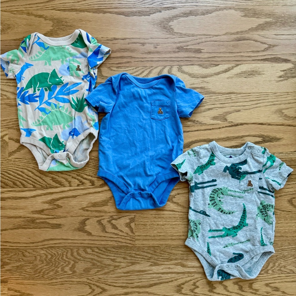 Gap pocket bodysuits 6-12 months, set of 3